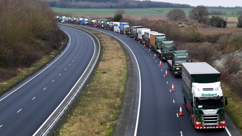 Британија ги тестира автопатите во случај на Брегзит без договор