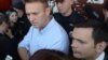 Илья Яшин направил запрос в ФСБ в связи со слежкой за Навальным