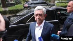 Former Armenian President Serzh Sarkisian arrives in parliament to testify to an ad hoc committee looking into the 2016 fighting in Nagorno-Karabakh, Yerevan, April 16, 2020.