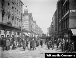 Дублін каля 1904 году (вуліца Эрл каля скрыжаваньня з вуліцай Саквіл, сёньня – вуліца О’Конэла)