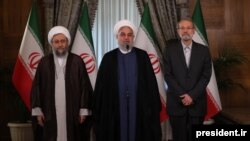 سران قوای ایران از راست؛ علی لاریجانی، حسن روحانی و صادق آملی لاریجانی.