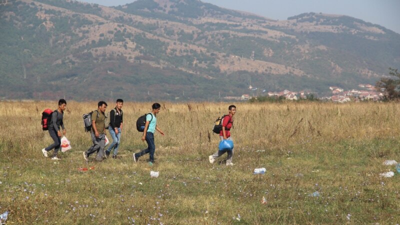 Војници на АРМ стрелале во воздух да спречат нелегално минување на мигранти