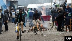 Pamje e kampit të migrantëve në Kale të cilin autoritetet në Francë kanë vendosur ta mbyllin