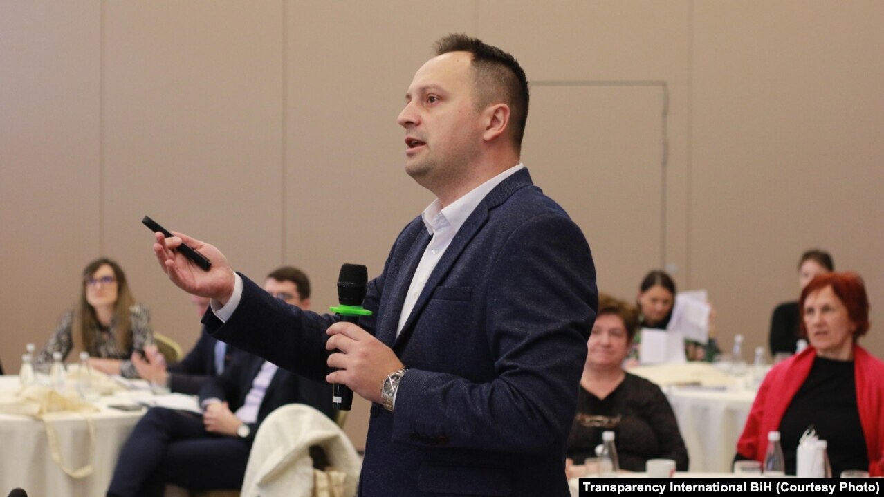 Srđan Traljić: "Istraživanja pokazuju da je pravosuđe u RS pod političkom kontrolom."