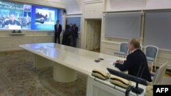 Володимир Путін стежить за запуском ракети, Москва 23 грудня 2014 року