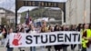 Protesta e studentëve në Novi Pazar më 12 prill 2025. 