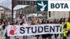 Protesta e studentëve në Novi Pazar më 12 prill 2025. 