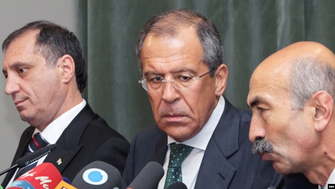 Foreign Minister Sergei Lavrov (center) with Abkhaz separatist Foreign Minister Sergei Shamba (left) and his South Ossetian counterpart, Marat Djioyev in Moscow on 9 September