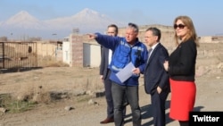 Armenia - Dutch Foreign Minister Caspar Veldkamp (second from right) visits a section of Armenia’s border with Azerbaijan, March 12, 2025.