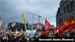 Wenger protestçileri. Budapeşt, 5-nji ýanwar, 2019. 
