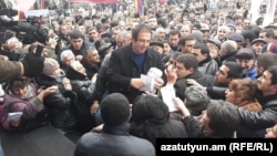 Armenia - Prosperous Armenia Party leader Gagik Tsarukian holds an election campaign meeting in Gyumri, December 6, 2018.