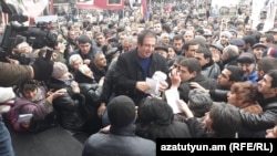 Armenia - Prosperous Armenia Party leader Gagik Tsarukian holds an election campaign meeting in Gyumri, December 6, 2018.