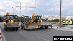 Най-големите пътно-строителни фирми започнаха протести в цялата страна