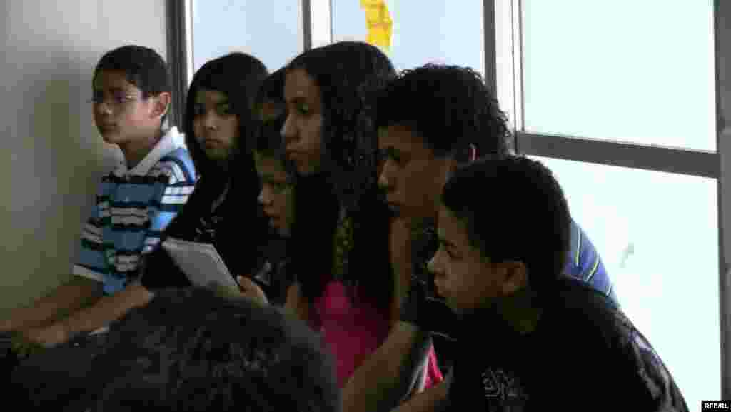 Paraisapolis Community Program #52