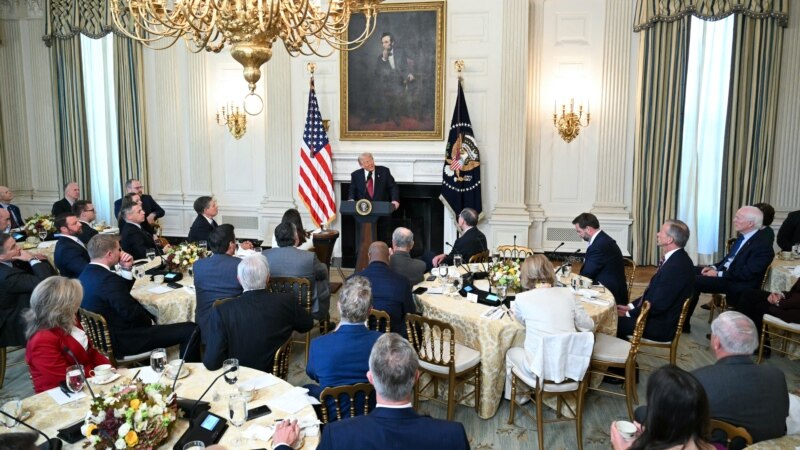 طولانی‌ترین تعطیلی دولت آمریکا؛ ترامپ خواستار لغو قانون «اطالهٔ بررسی» در سنا شد