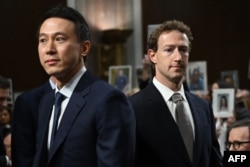 Shou Zi Chew, CEO al TikTok și Mark Zuckerberg, CEO al Meta (care deține FAcebook și Instagram). În această fotografie, de pe 31 ianuarie 2024, cei doi urmau să fie audiați de Senatul SUA într-un dosar privind exploatarea sexuală a copiilor prin platformeor online.