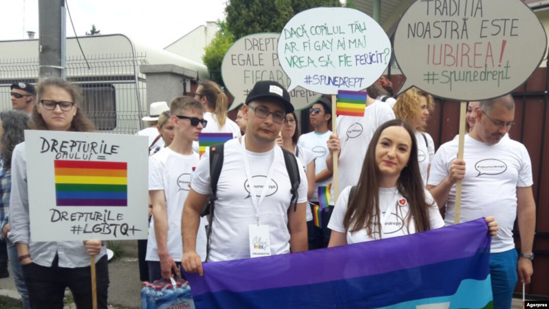 Printre participanții la Pride Cluj s-au aflat și reprezentanți USR, PLUS, Demos, precum și diplomați