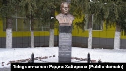 Открытие бюста Зекерии Акназарова. Баймак, Башкортостан, февраль 2025 года