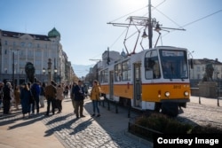 Кадър от един от туровете из София, част от Фестивала 10.11