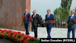 Үркүн курмандыктарын эскерүүгө Орусиянын президенти Владимир Путин барган учур. 17-сентябрь, 2016-жыл