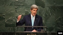 Fostul secretar de stat John Kerry la semnarea Acordului de la Paris asupra încălzirii globale