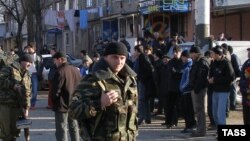 Сотрудники полицейского спецназа в Махачкале. Иллюстративное фото.