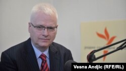 Josipović: Predsjednica desničarila iz marketinških, a ne iz ideoloških razloga.