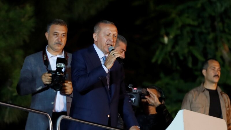 Erdoğan, 10 ğarbiy memleketniñ elçilerini Türkiyeden sürgün etmege emir etti
