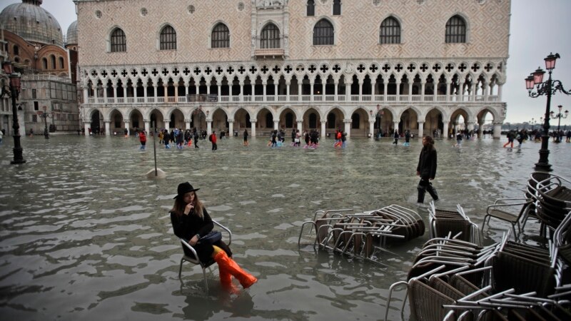 Венецияда өзгөчө кырдаал киргизилди