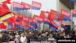 У Сімферополі в березні вже палили українські підручники історії