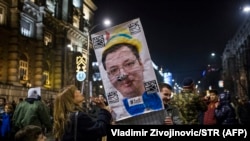 Vučić je započeo još jednu kampanju, nazvavši je "Budućnost Srbije", kao neku vrstu kontramitinga (Protesti građana, Beograd, februar 2019)