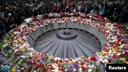 Հայոց ցեղասպանության զոհերի Ծիծեռնակաբերդի հուշահամալիրը ապրիլի 24-ին, արխիվ