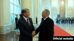 Ղրղըզստանի նախագահ Ալմազբեկ Ատամբաևը և Ղազախստանի նախագահ Նուրսուլթան Նազարբաևը, արխիվ