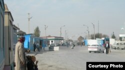 Тожикистоннинг Сўғд вилояти билан чегарадош Бекободдаги ўзбек-тожик чегара пунктларидан бири.