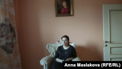 Алена Полынь, кадр из фильма Анны Маслаковой "Ведьма Путина"