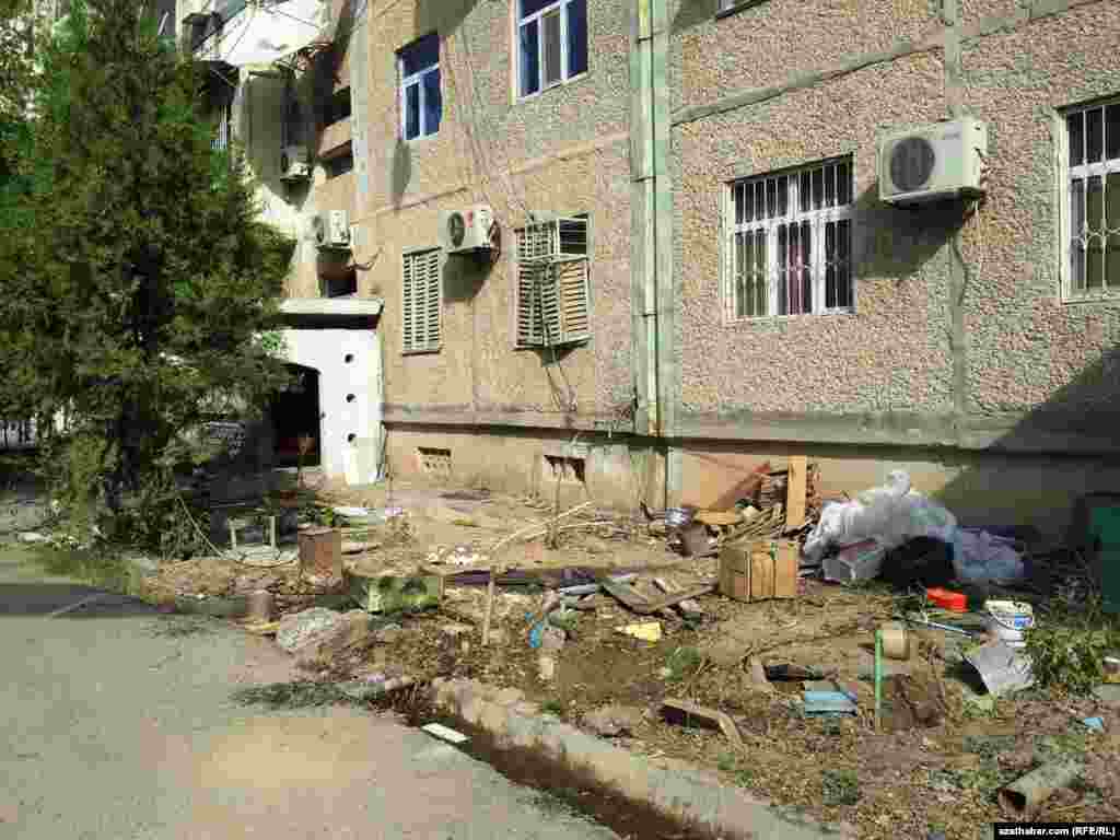 "Abadanlaşdyrmak" işlerinden soň