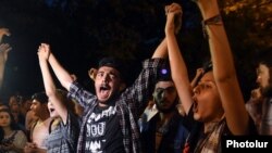 Armenia - "Electric Yerevan" protesters re-occupy Marshal Bagramian Avenue, Yerevan, 11Sep2015.