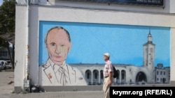 Граффити с Владимиром Путиным в Симферополе