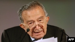 Джулио Андреотти. Фото 2008 года (тогда ему было 89 лет)