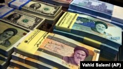 ارزش ریال، واحد پولی ایران به پایینترین سطح آن در برابر دالر سقوط کرد.