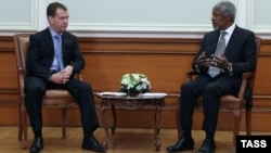 President Dmitry Medvedev (left) meets with the special UN-Arab League envoy for Syria, Kofi Annan, in Moscow.