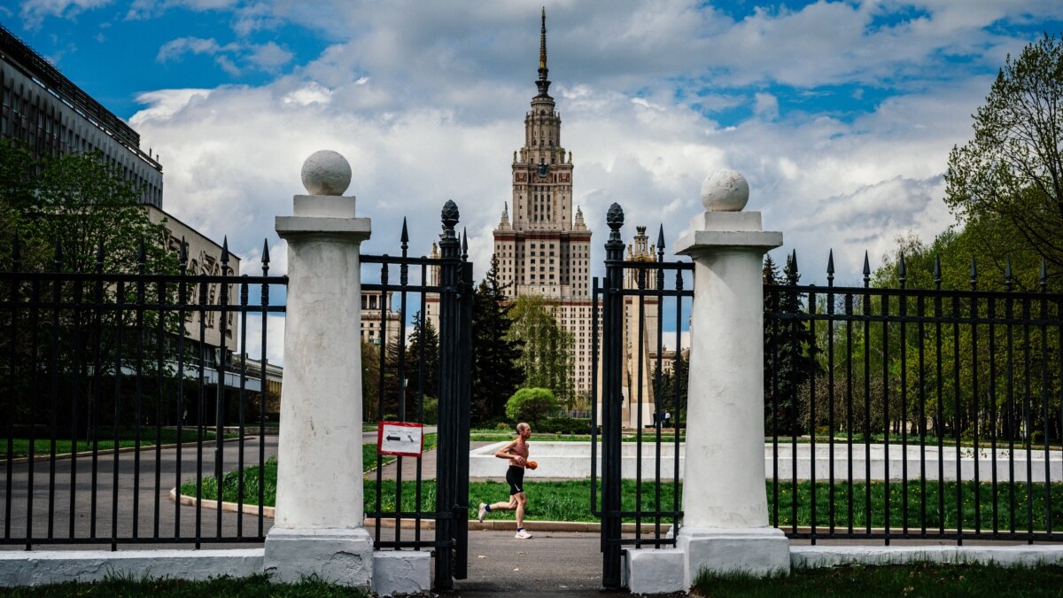 СМИ: дети российских чиновников поступали в вузы без конкурса