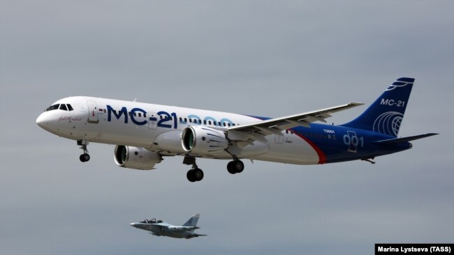 MS-21 - средноголям пътнически самолет по време на полет в Иркутск, 28 май, 2017 г.