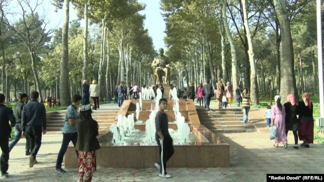 Парк имени Айни в Душанбе после реконструкции