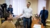Алексей Навальный и Петр Офицеров на повторном суде по делу "Кировлеса"