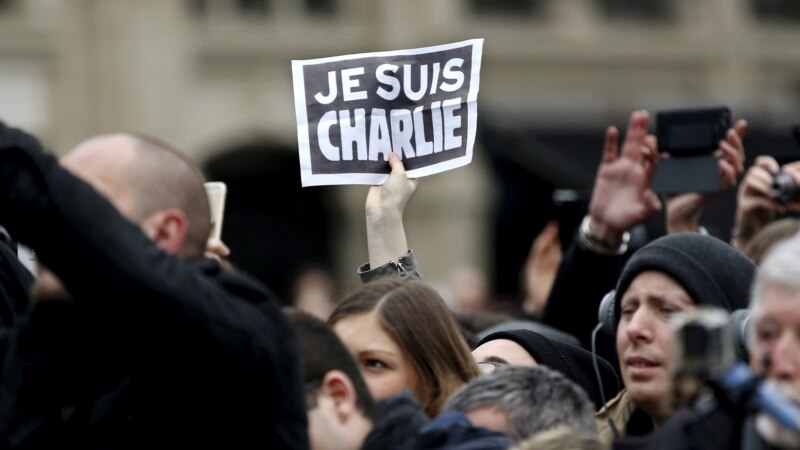 Katërmbëdhjetë të dyshuar do të gjykohen për sulmin në revistën Charlie Hebdo