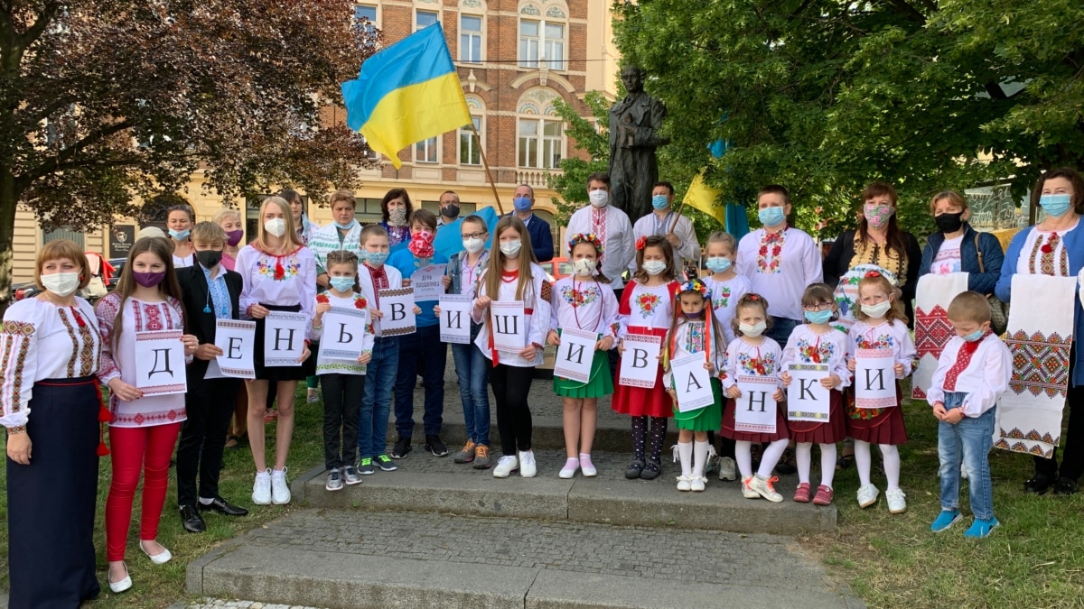 oi5.ru: Украинцы Чехии отпраздновали День вышиванки Украинцы Чехии отпраздновали День вышиванки