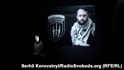 «Небо падає»: фотовиставка загиблого бійця АТО відкрилася в Києві (фотогалерея)