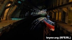 В канале длиной 602 метра могло разместиться семь подводных лодок