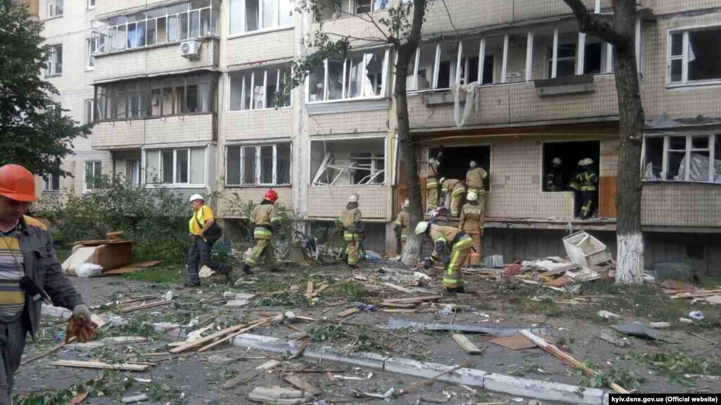 В Киеве взорвался жилой дом